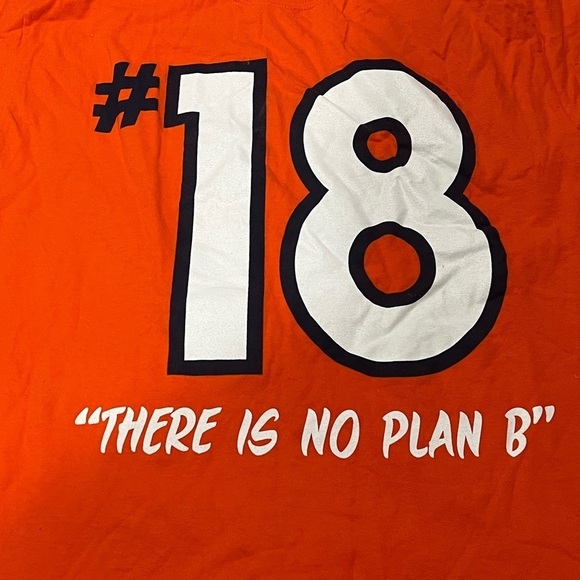 Peyton Manning Denver Broncos NFL Football Spoirts Tee Top Shirt - Picture 3 of 3